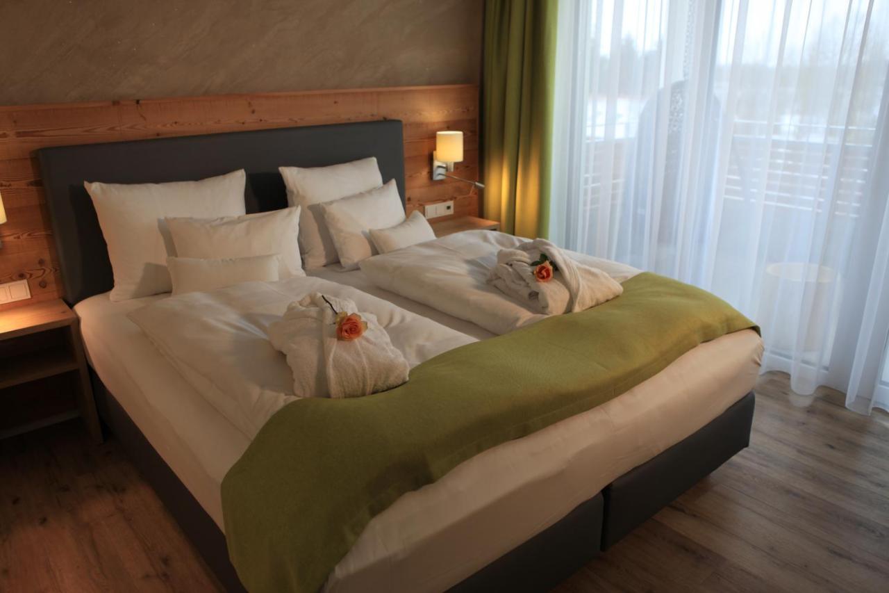 Bachhof Resort Hotel Kirchroth ภายนอก รูปภาพ