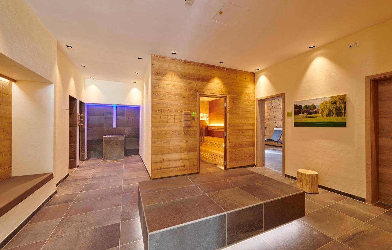Bachhof Resort Hotel Kirchroth ภายนอก รูปภาพ